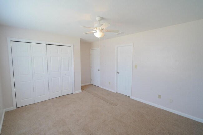 Building Photo - 3178 N Ridge Rd