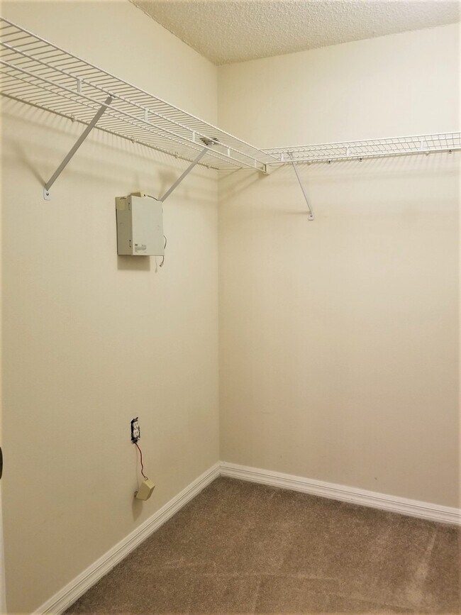 Building Photo - BEAUTIFUL 3BR/2BA IN THE LINKS @ HAILE PLANTATION!