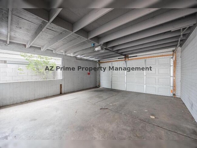 Building Photo - 1838 E Enid Ave