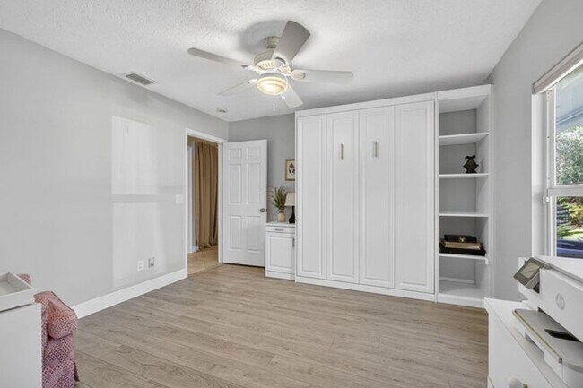 Building Photo - 19570 Trails End Terrace