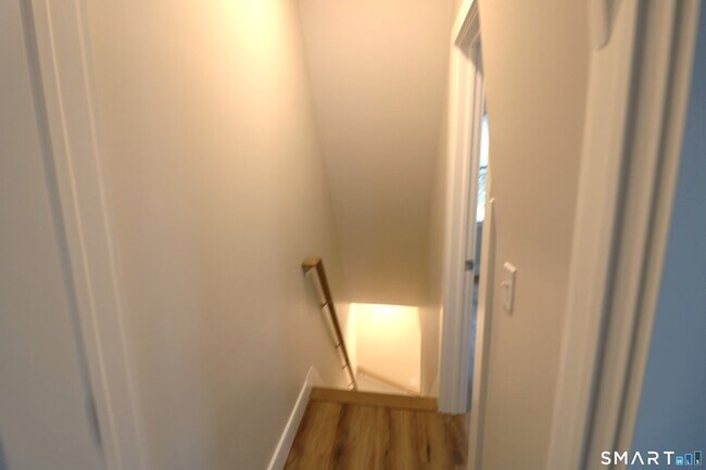 Building Photo - 6 Mary St