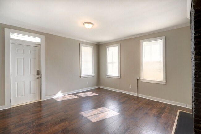 Building Photo - 2425 Drayton St