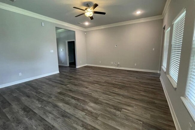 Building Photo - 107 Freedom