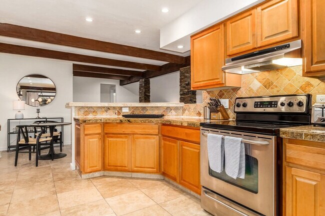 Building Photo - 32 San Patricio Dr