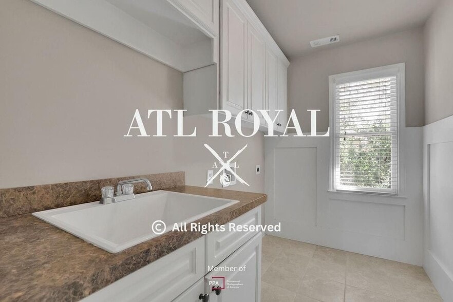 Building Photo - 1225 Mcminn Way