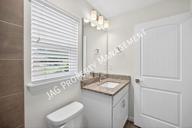 Building Photo - 615 Chaloupe St SE