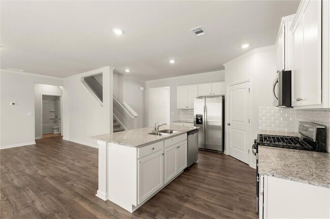 Building Photo - 348 Belmont Dr