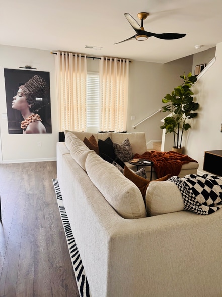 Building Photo - 856 Feldspar Mnr