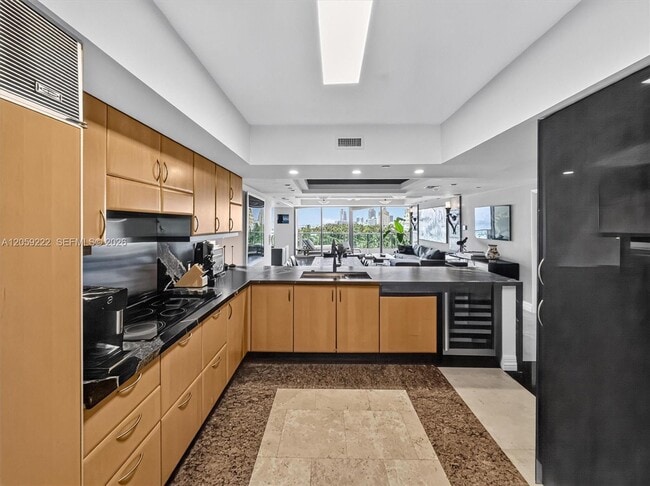 Building Photo - 1455 Ocean Dr