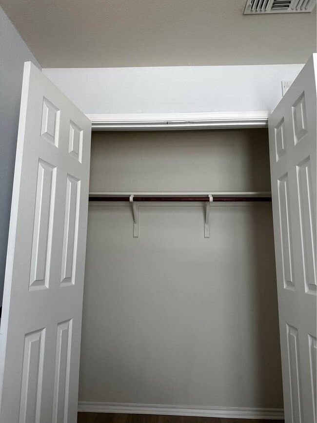 Building Photo - 10611 Mathom Landing