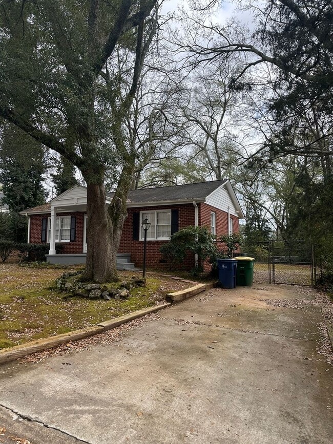 Building Photo - Normaltown Home Move-in ready