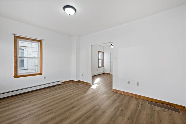 Building Photo - Spacious 4 Bedroom | 1.5 Bath | 1 Car Garage For Rent -Northampton PA