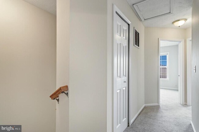 Building Photo - 9700 W Midland Way
