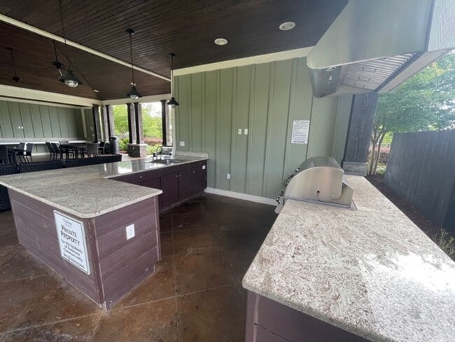 Building Photo - Beautiful 4/2/2 newer home for rent w/ community pool, playground, picnic area!