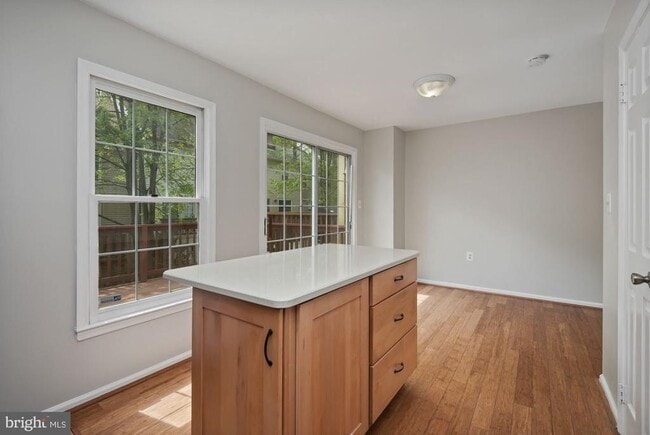 Building Photo - 10500 Grove Ridge Pl