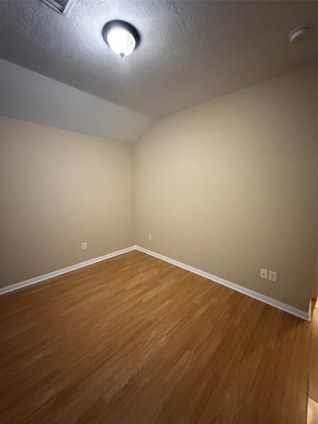 Building Photo - 22031 Falvel Dr