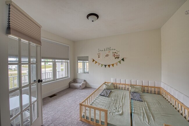 Building Photo - 35 Metacomet Rd