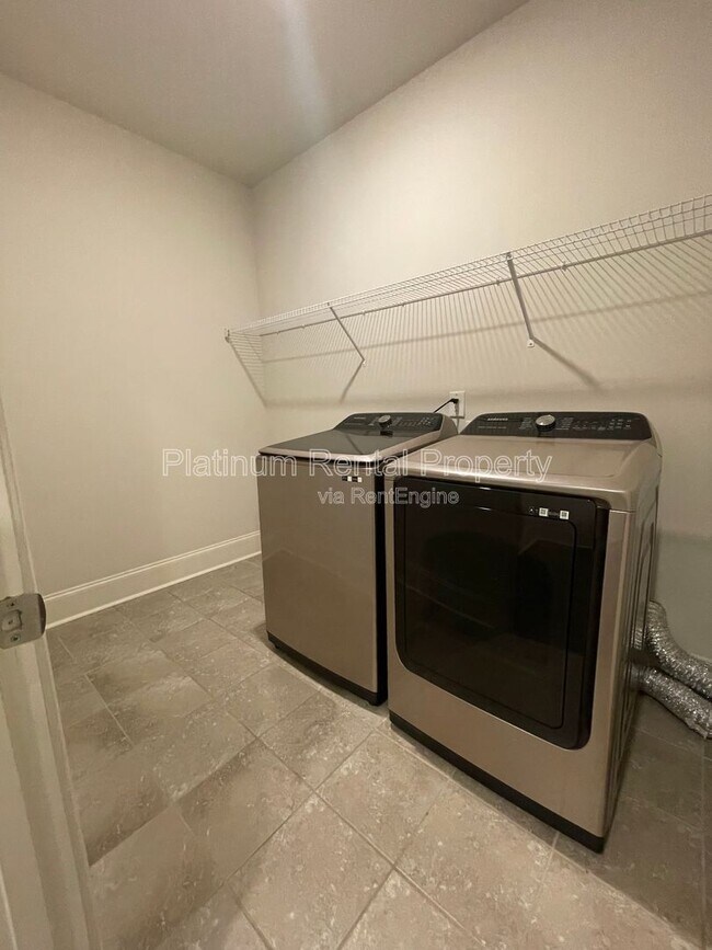 Building Photo - 1616 Chancery Ln