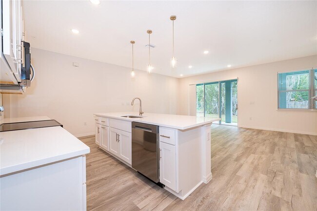 Building Photo - 5261 Luisa Ct