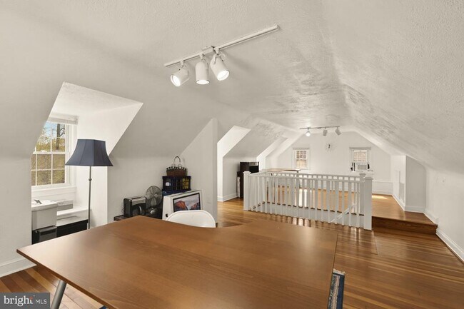 Building Photo - 7932 Orchid St NW