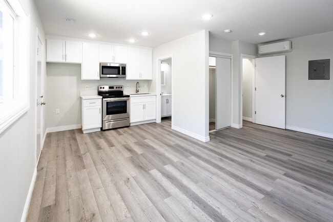 Building Photo - 4236 W 129th St