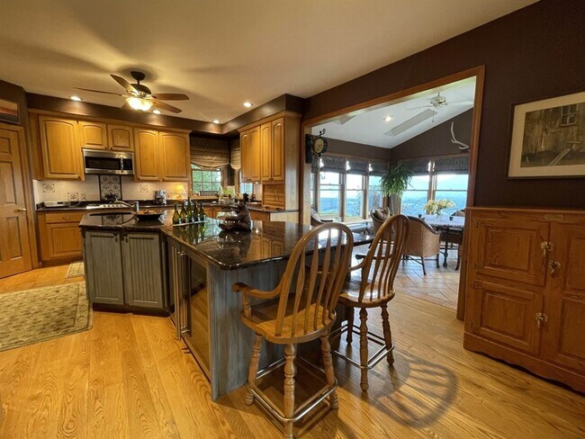 Building Photo - 21 Valley View Rd