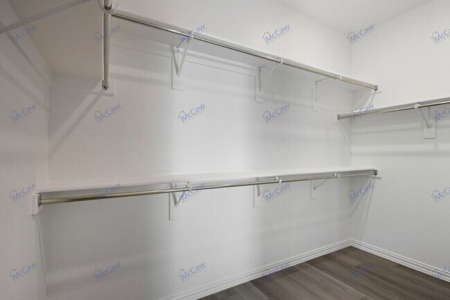 Building Photo - 239 Golden Run Dr