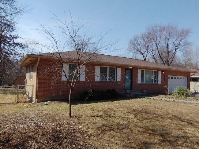 Building Photo - Fantastic 3 bedroom, 2 bathroom home in Li...