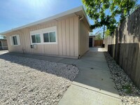 Building Photo - 721 Oregon St