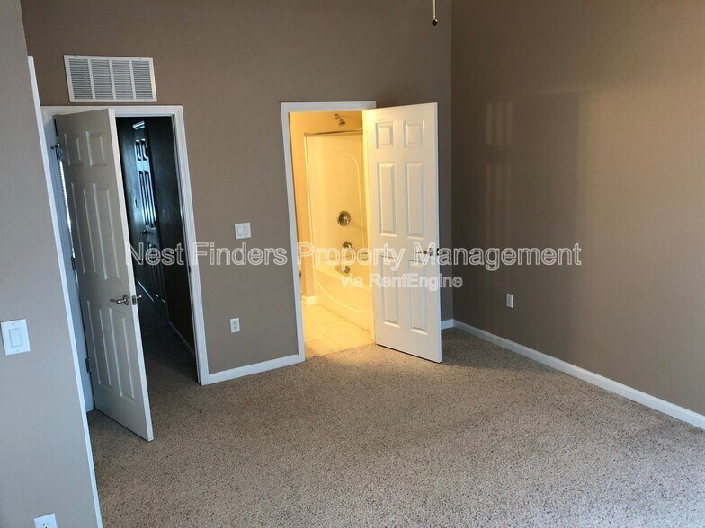 Building Photo - 8078 Summer Cove Ct