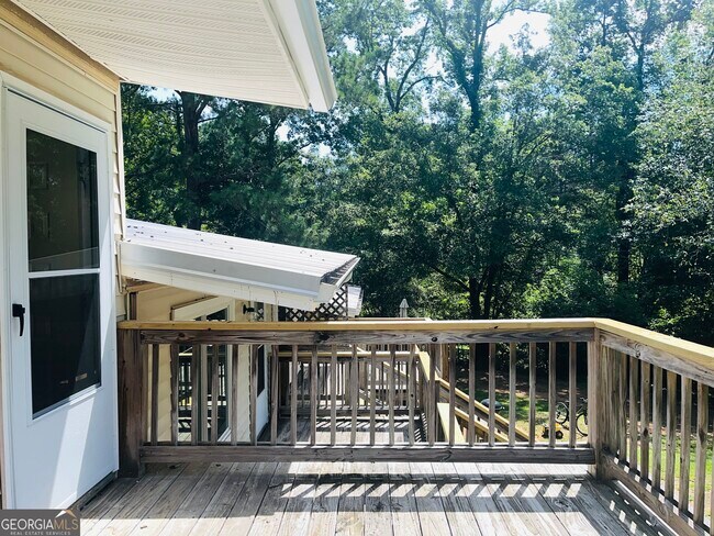 Building Photo - 45 Westgate Cir