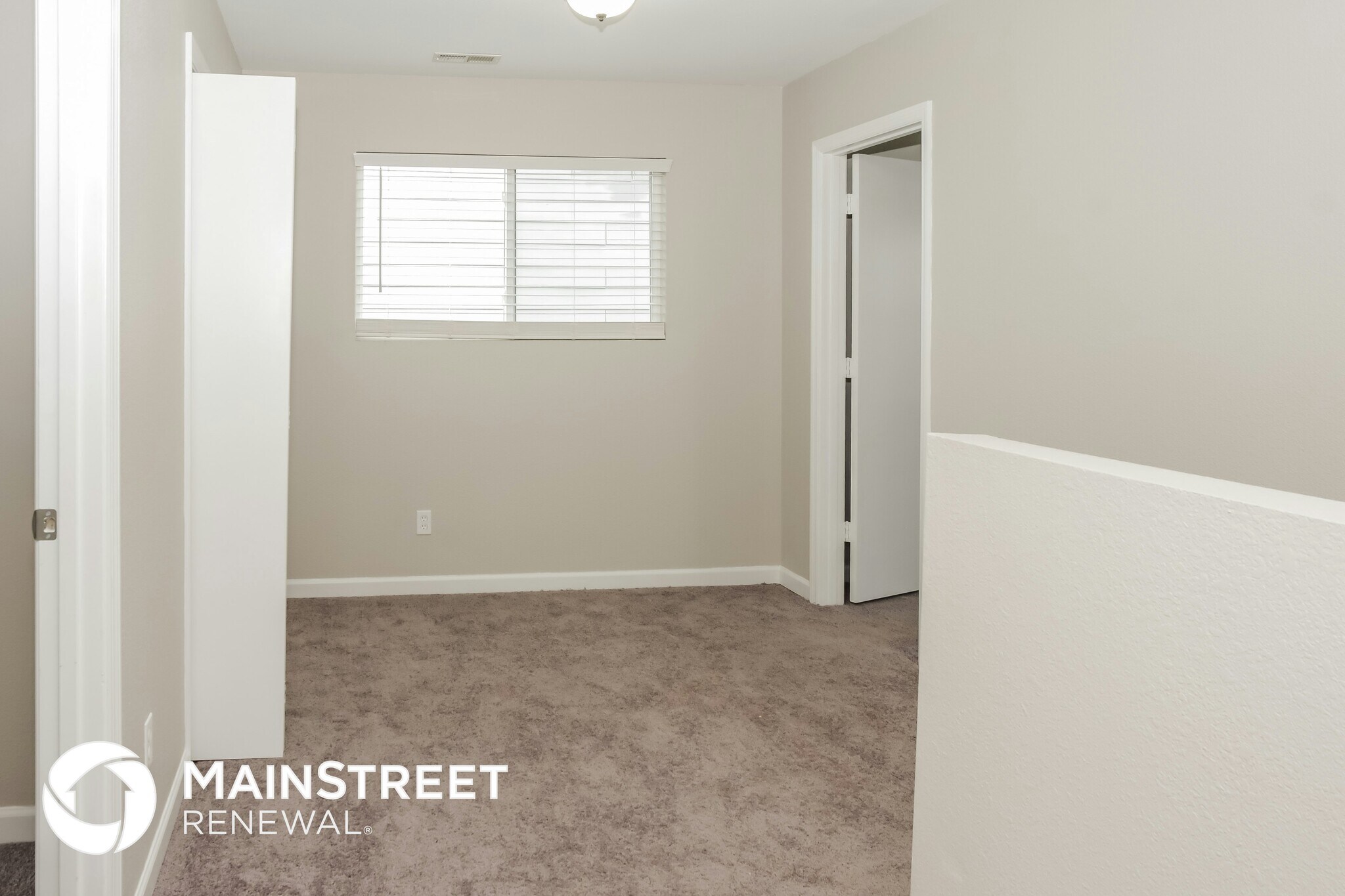 Building Photo - 213 Farmington Dr