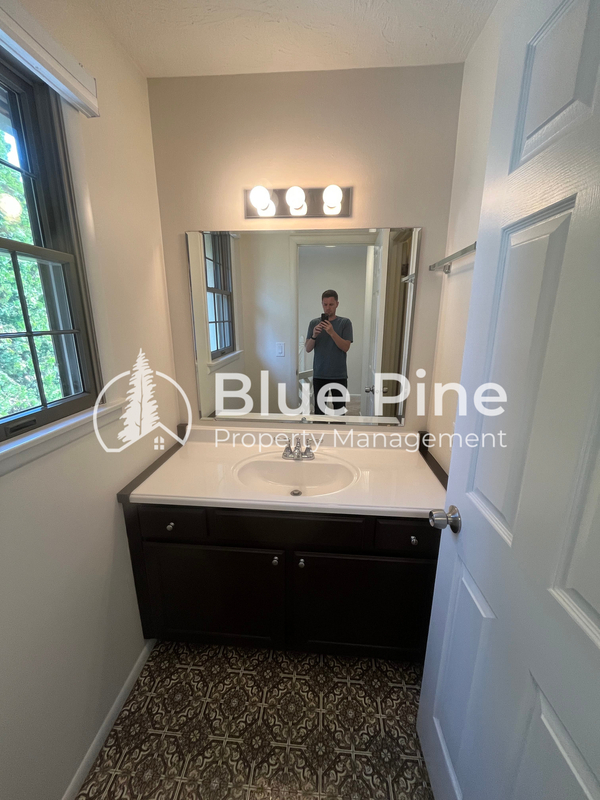 Building Photo - 3267 Merlin Dr