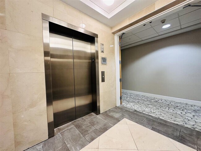 Building Photo - 101 S Eola Dr