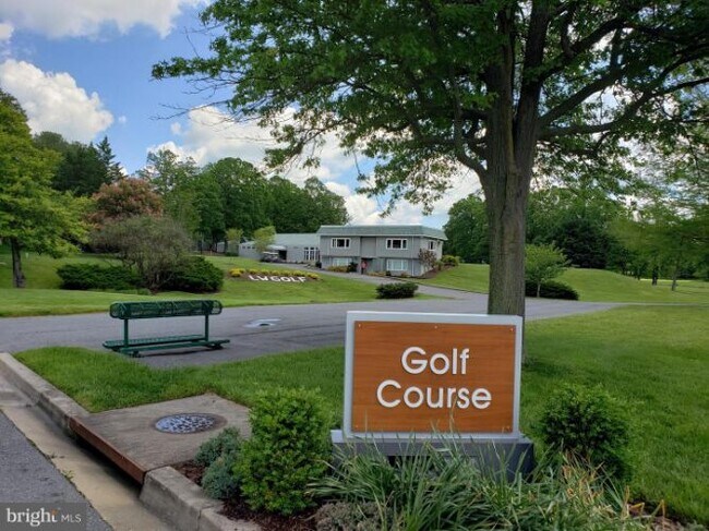 Building Photo - 3221 S Leisure World Blvd