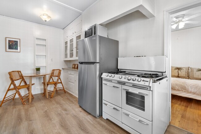 Eat in Kitchen - 1926 3rd St
