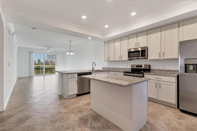 Building Photo - 14061 Heritage Landing Blvd