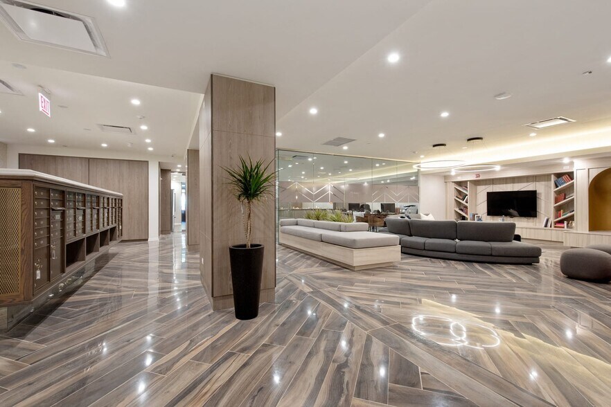 Building Photo - 2211 E 67th St