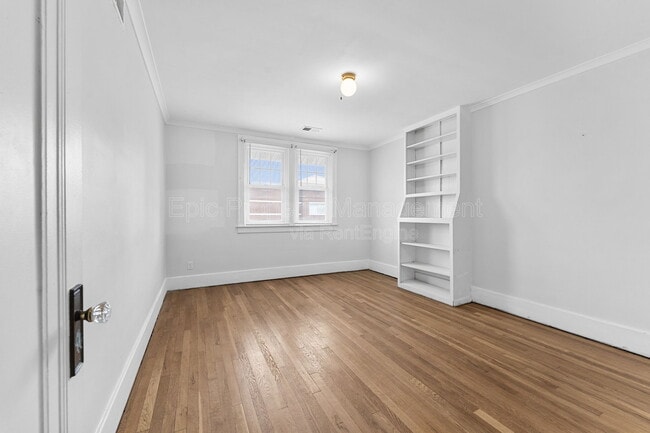 Building Photo - 152 Ford Ave