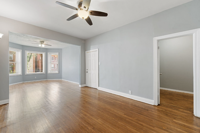 Building Photo - 4910 W Van Buren St