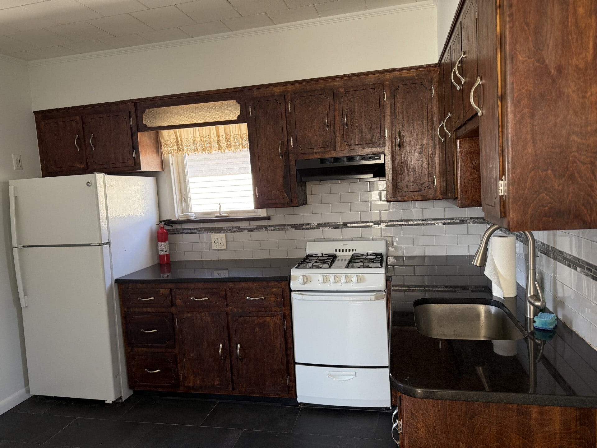 Kitchen - 54 Wallace St