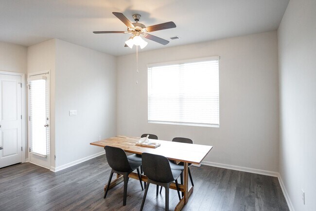 Building Photo - 950 Quaint Parish Cir