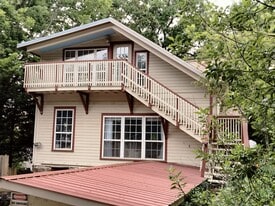 Building Photo - 411 W South St