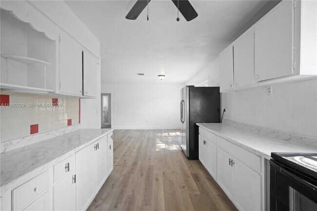 Building Photo - 1780 NE 146th St