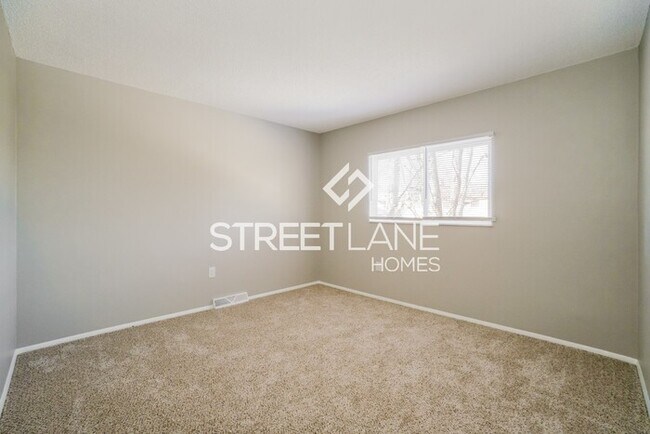 Building Photo - Spacious 4 bedroom home in Columbus!