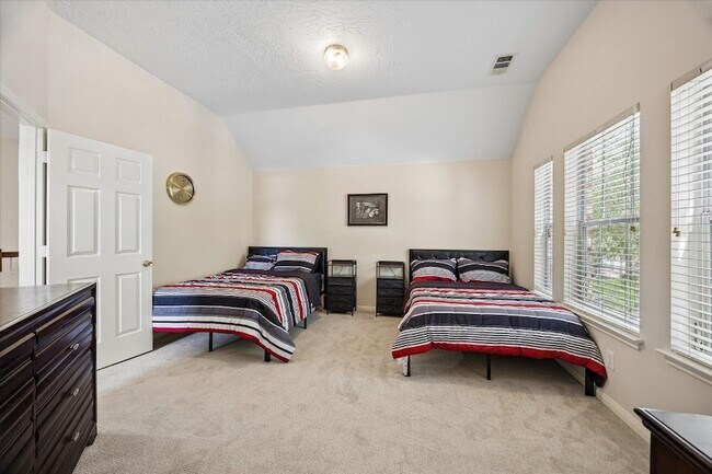 Building Photo - 1810 Freedom Tree Ct