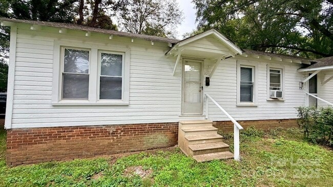 Primary Photo - 201 Johndy Ave