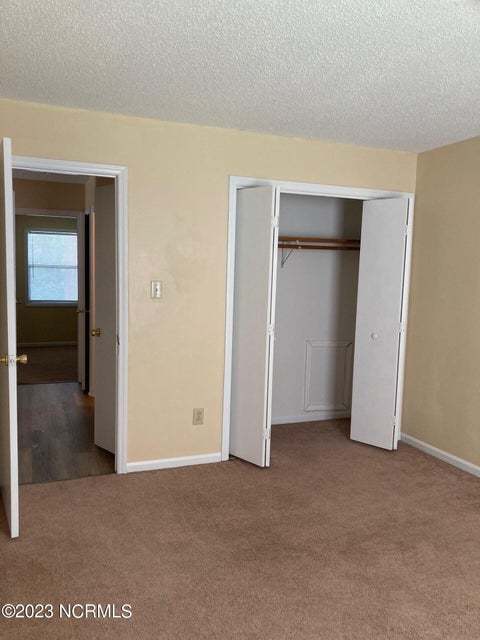 Building Photo - 193 Village Cir
