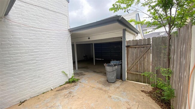 Building Photo - 4714 N Cashel Cir