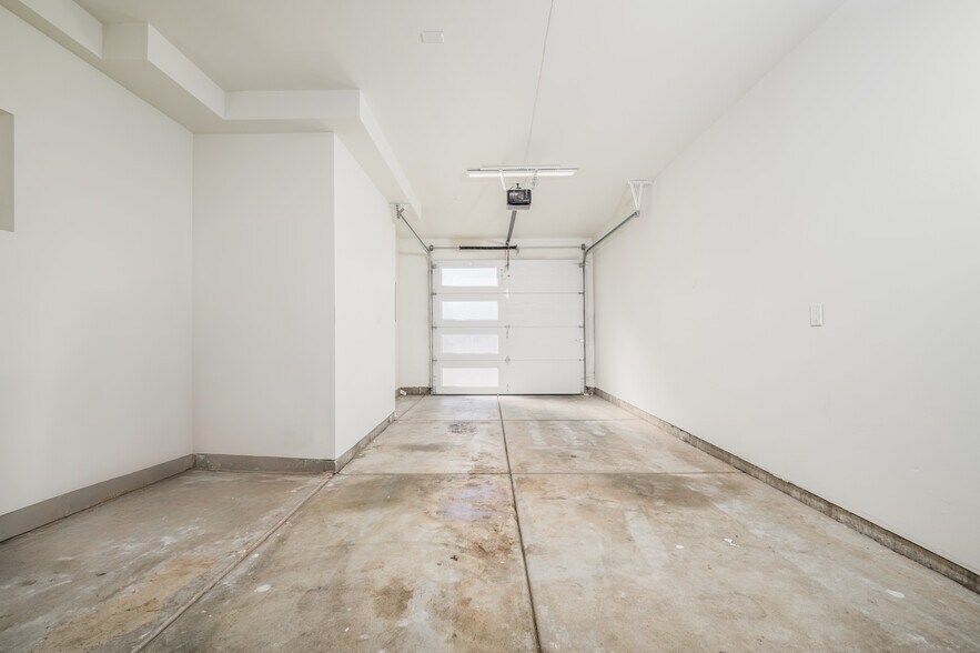 Building Photo - 2715 Tomato Alley